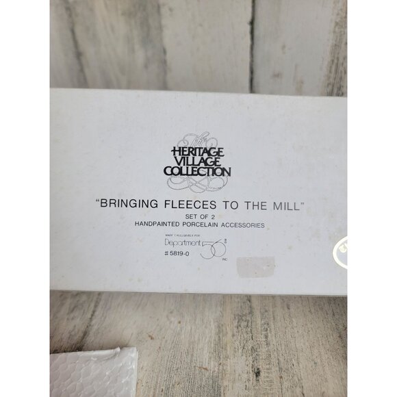 Dept 56 Bringing Fleeces to the mill 58190 village accessory xmas - Picture 7 of 7